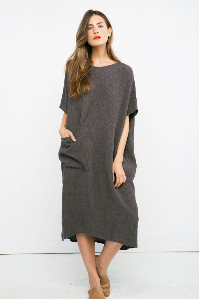 02-elizabeth-suzann-product-harper-dress-linen-gauze-charcoal